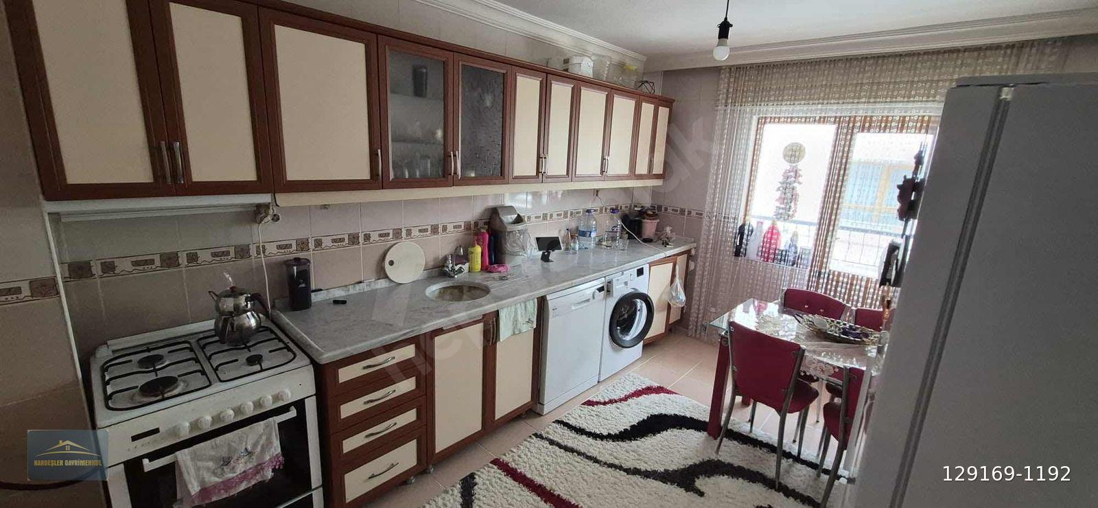 KARDEŞLER'DEN 3+1 ARA KAT CADDE UZERINDE HAZIR KIRACILI FIRSAT