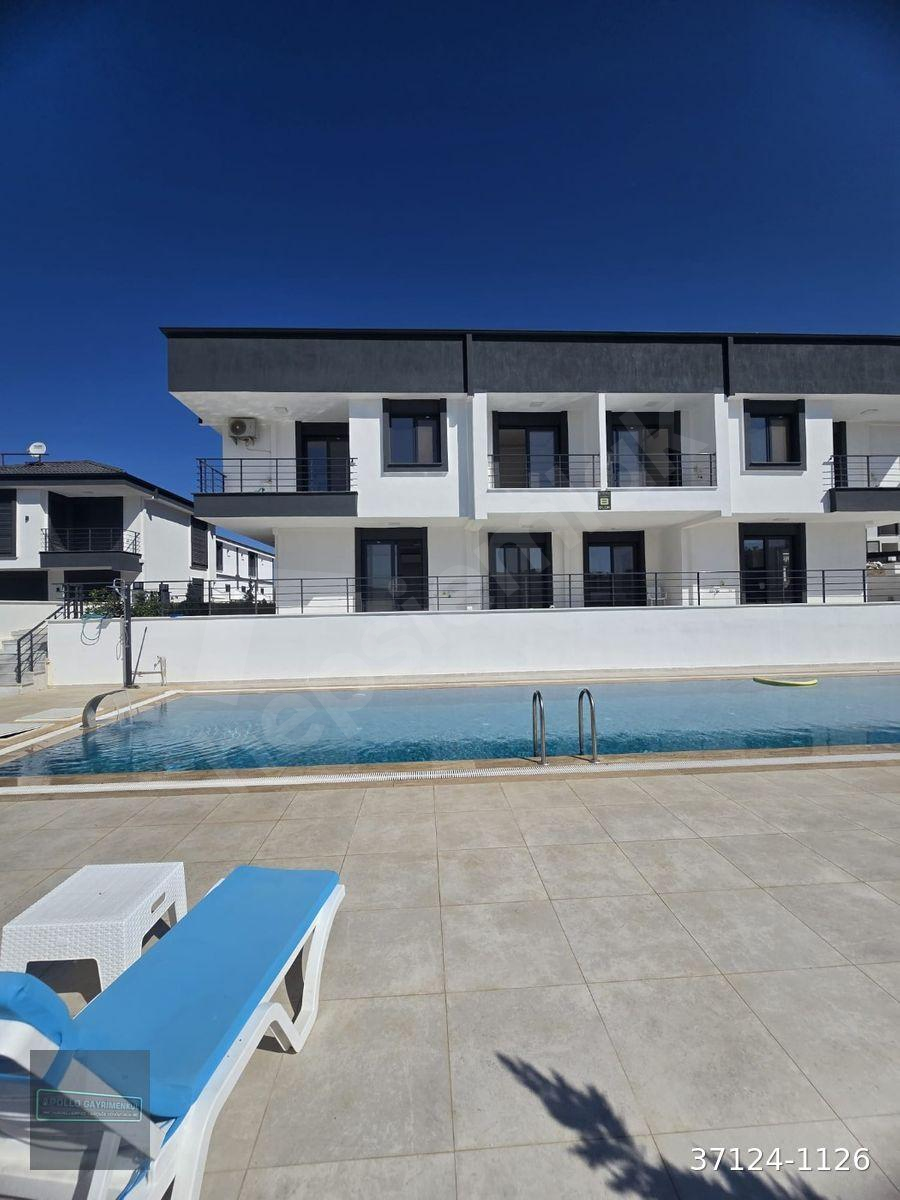 Didim Hisar Mahallesi Havuzlu Site İçerisinde Ful Yeni Eşyalı Kat MÜlkiyetli Satılık 1+1 Sıfır Daire