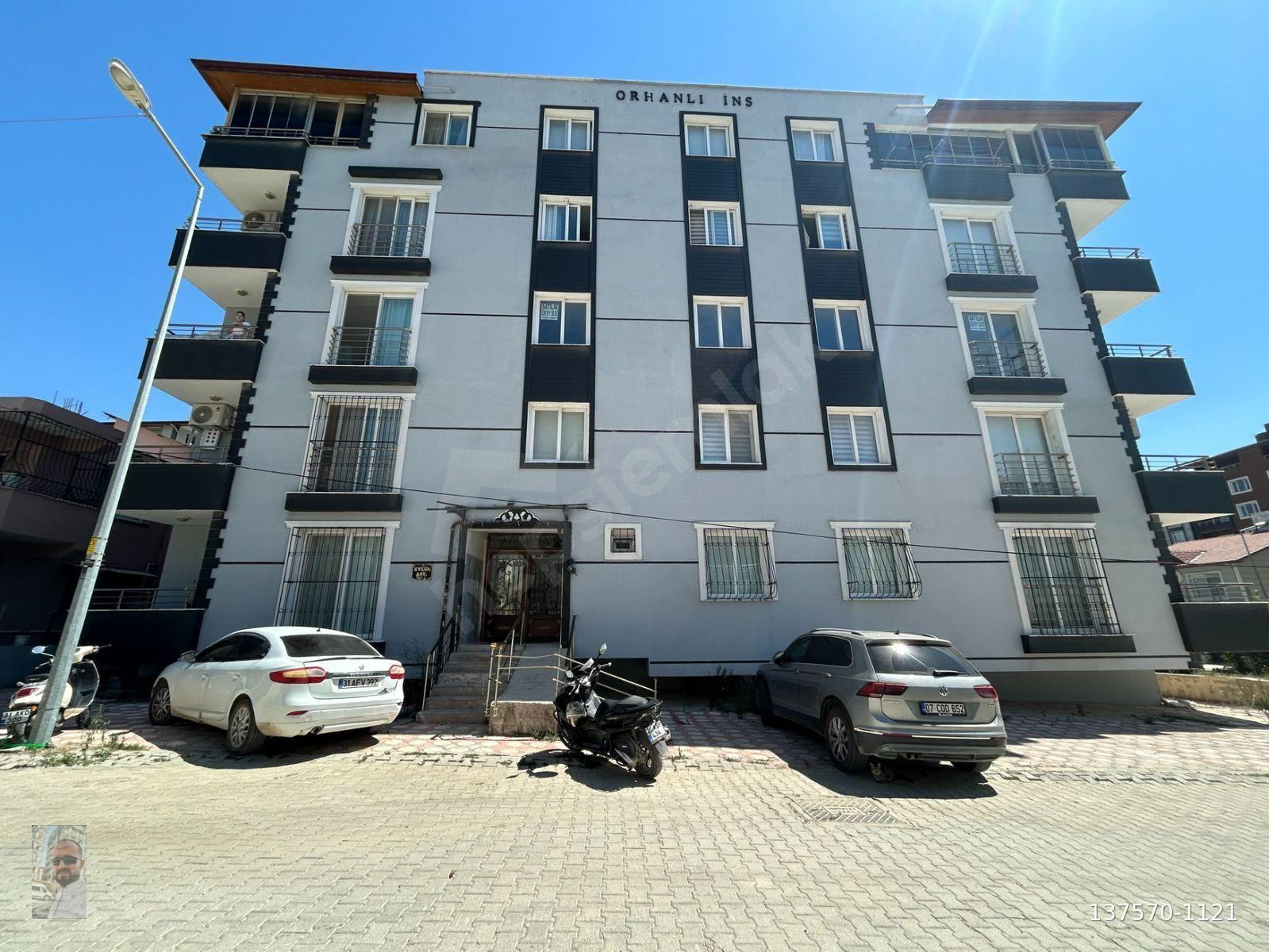 ÇEKMECE ANA CADDESİ VE MARİA PİZZA YAKININDA ADSANSÖRLÜ DOĞAL GAZLI AYRILMIŞ DUBLEKS DAİRE