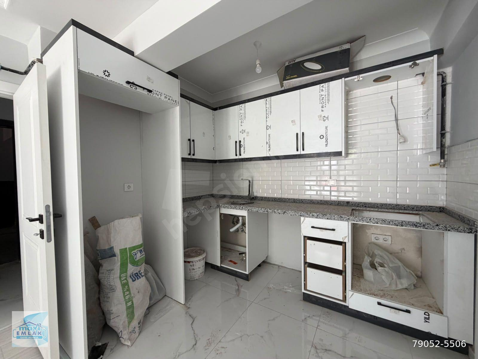 BANDIRMA MAVİ EMLAKTAN 600 EVLER MAH. 1+1 Y.GİRİŞ SATILIK DAİRE