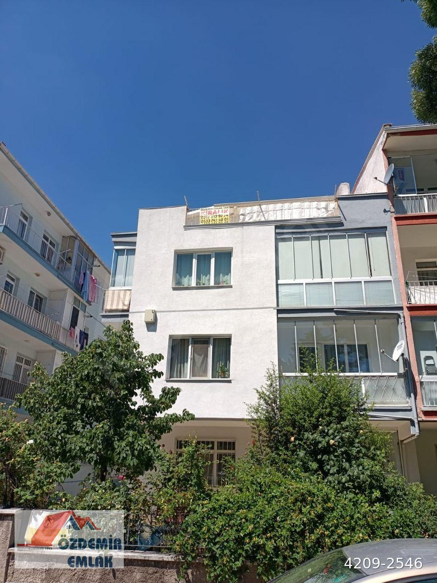 EMEK ÖZDEMİR EMLAKTAN BAKANLIKLARA YAKIN BAKIMLI ÖN KOMBİLİ TERAS 2+1