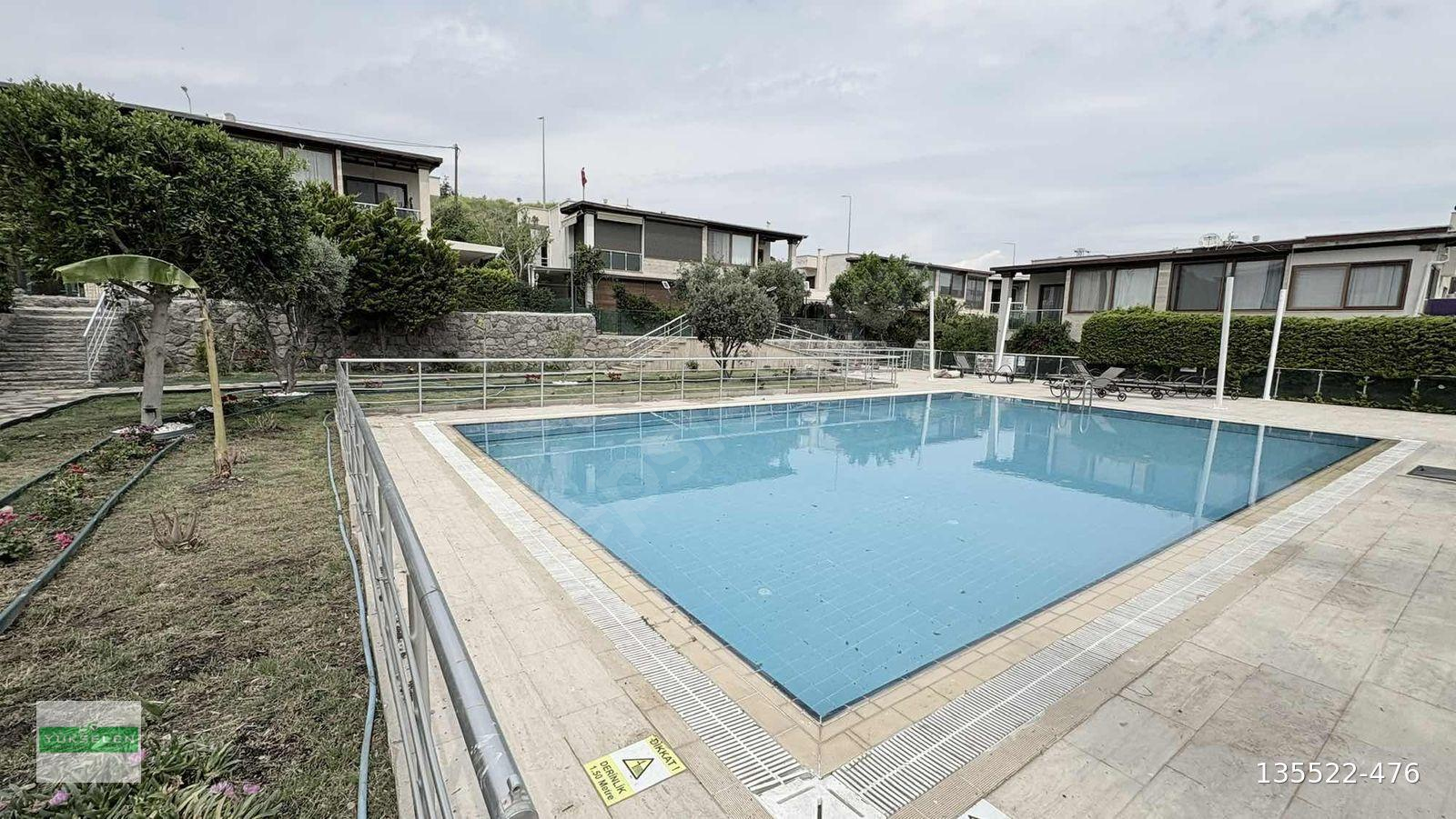 KÜÇÜKBÜK'TE HAVUZLU SİTE İÇERİSİNDE 2+1 ÜST KAT DAİRE