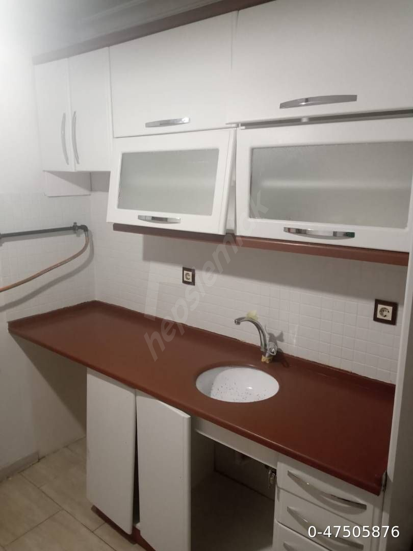 Bornova Atatürk Mah.Askerlik şub.yakını 2+1 ara kat D.gazlı Sahibinden kiralık