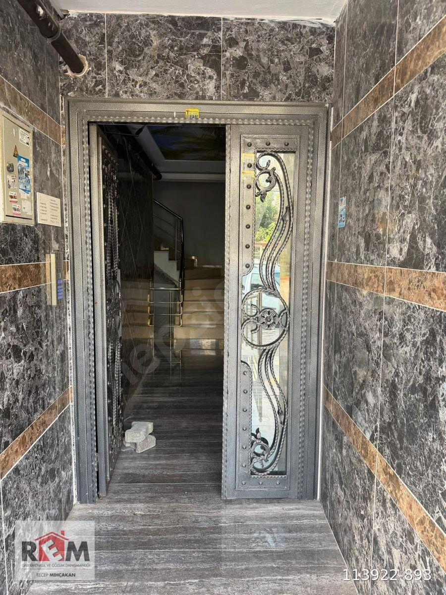 TR Sakarya Mahallesi Muhtarlık Yanı | 3+1 Doğalgazlı | 150 m² Net Satılık Daire