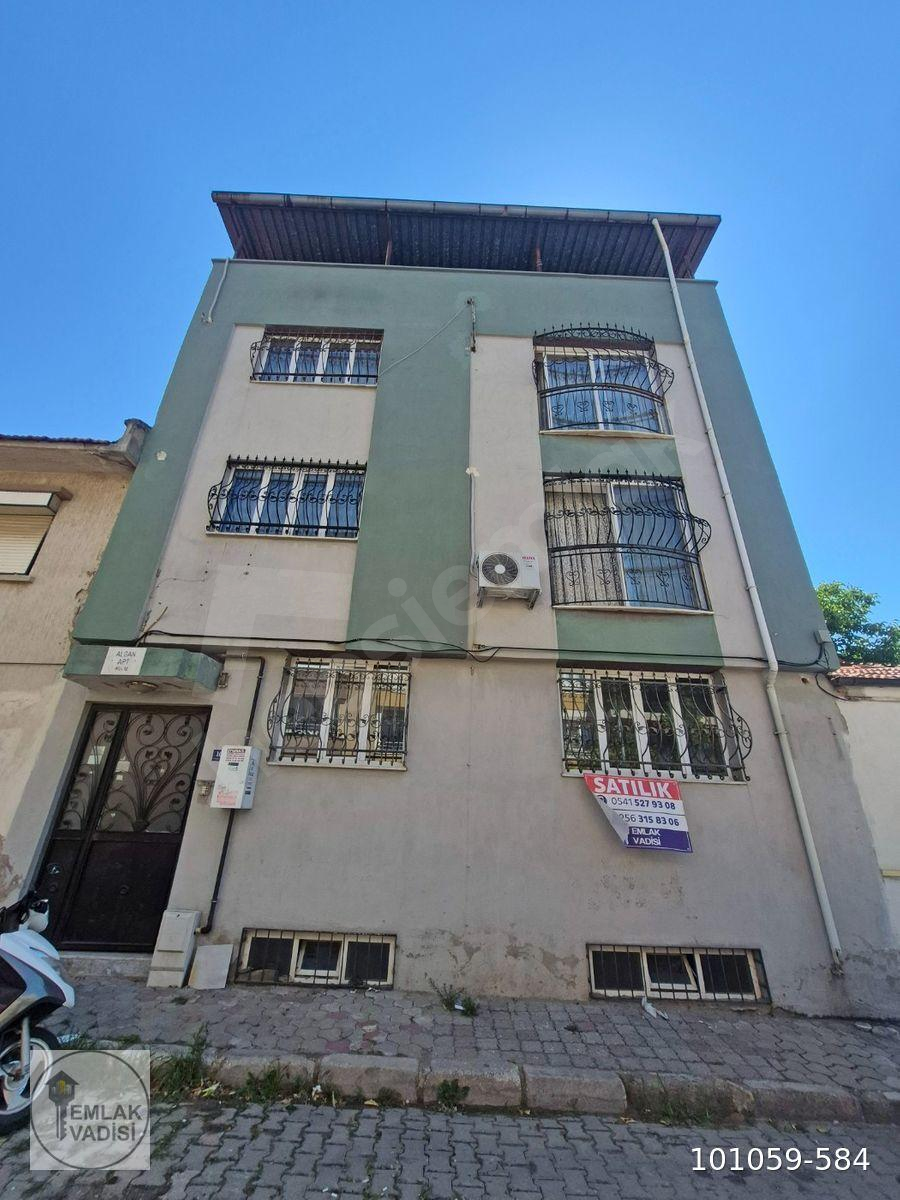YENİ MAH.'DE DOĞALGAZLI ZEMİN KAT 2+1 SATILIK DAİRE