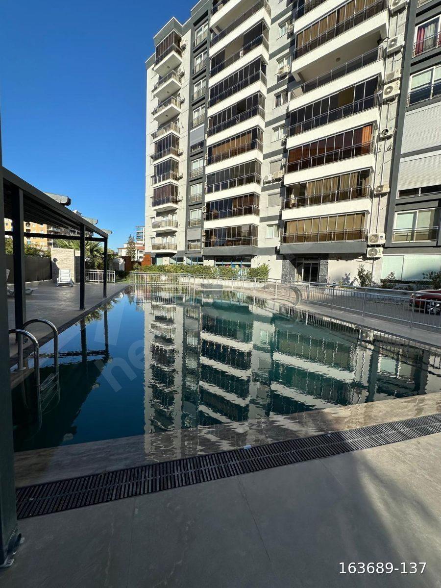 YEŞİLOVADA HAVUZ MANZARALI 3+1 SATILIK 175 M2 DAİRE