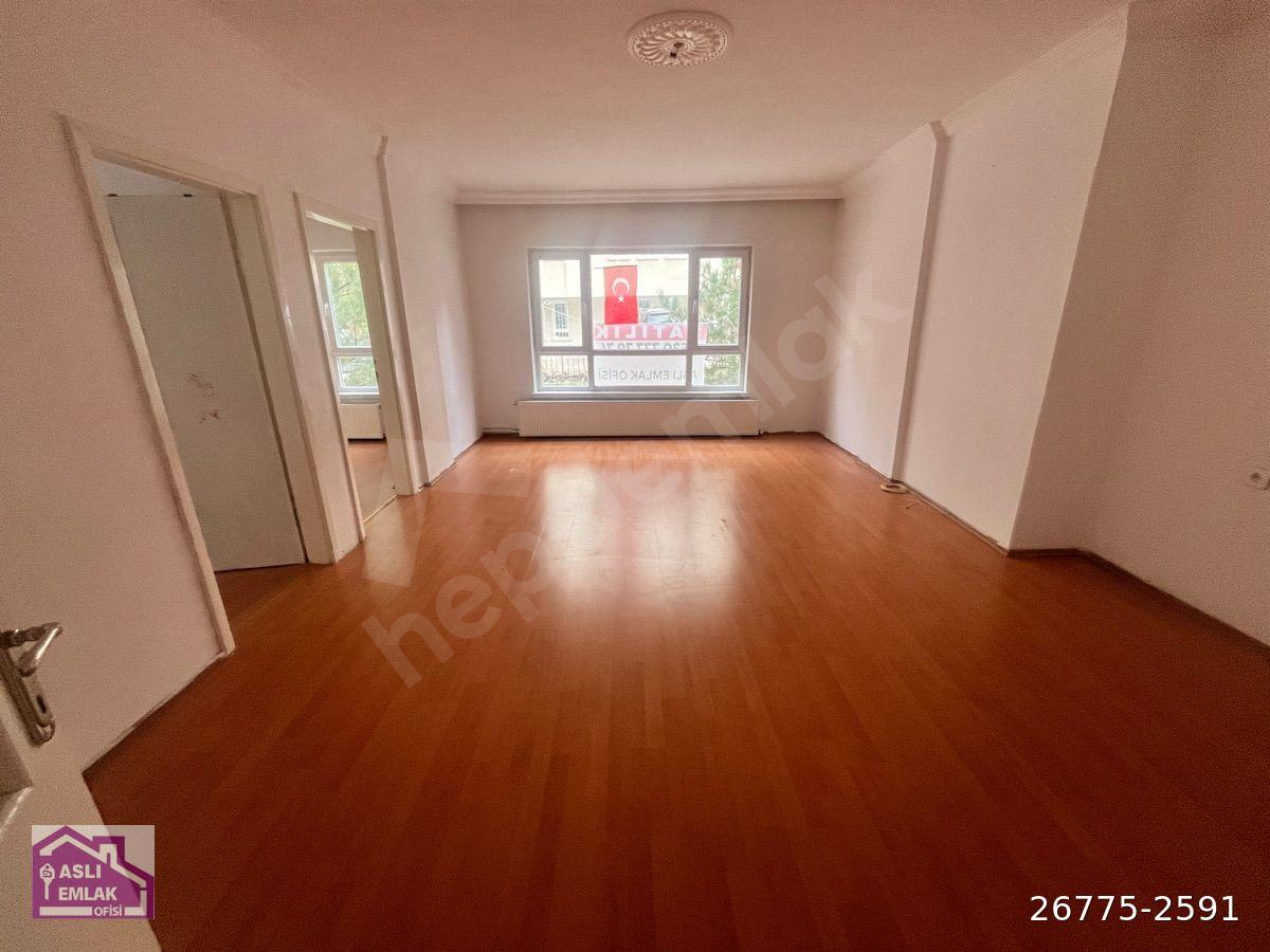 ASLI DAN ECE SOKAK DA KOMBİLİ GENİŞ BAĞIMLI ALTINDA DAİRE OLAN 3+1 YÜKSEK GİRİŞ