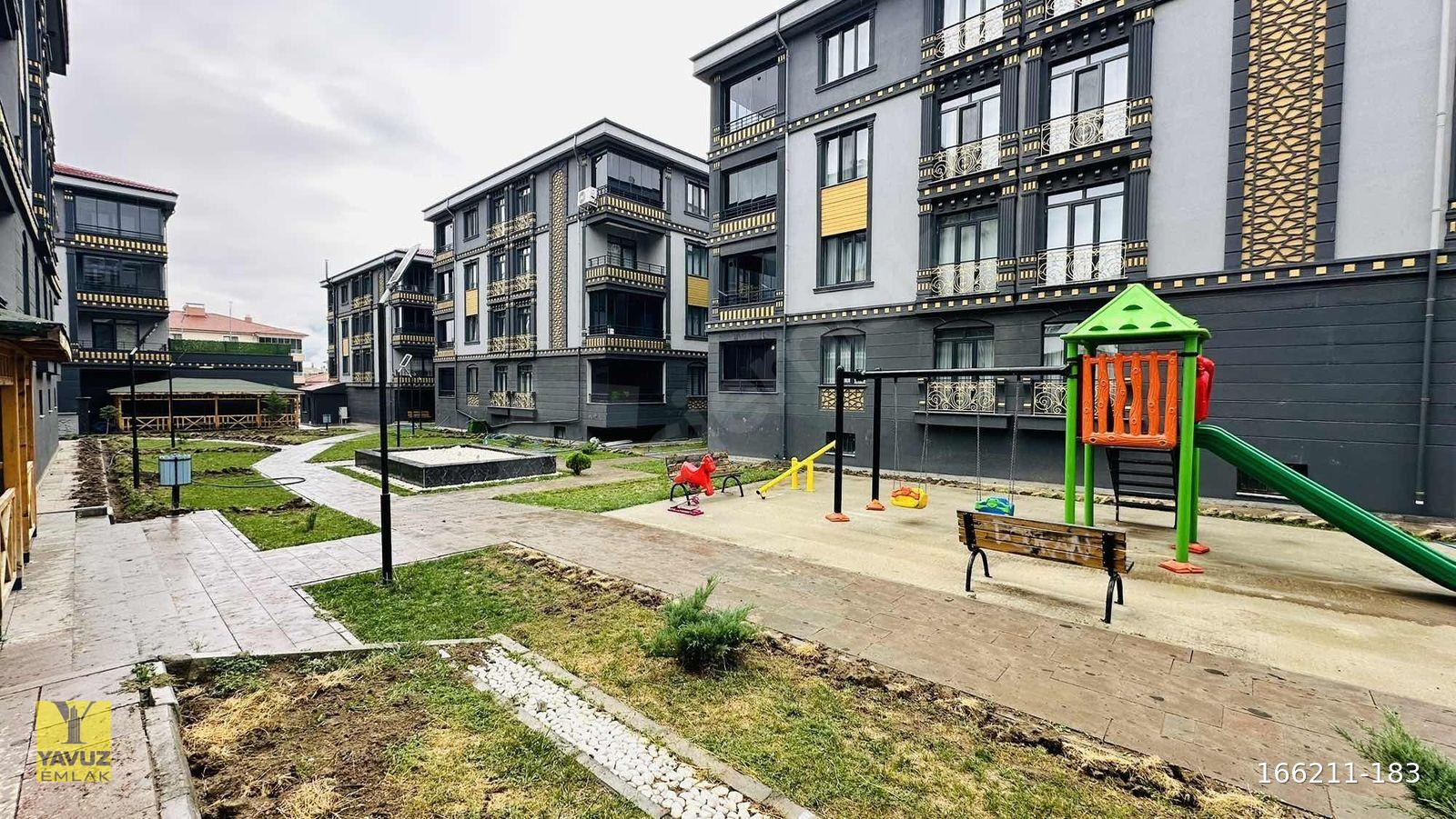 YAVUZ EMLAKTAN YUNUS EMRE MAH. KARAGÜL SİTESİNDE 190 M² 4+1,