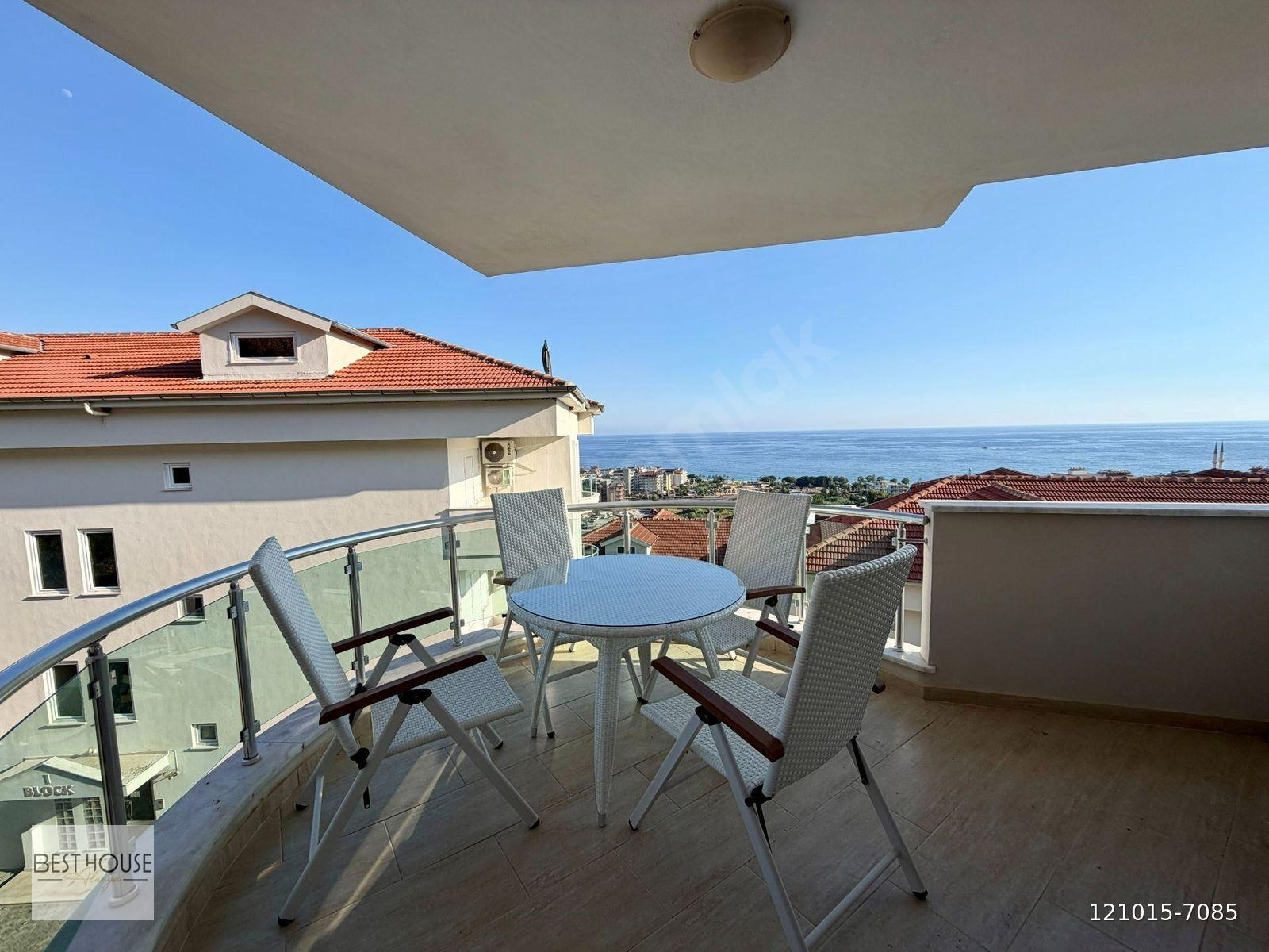 ALANYA KLEOPATRA’DA PANORAMİK DENİZ MANZARALI FULL EŞYALI 3+1 PENTHOUSE