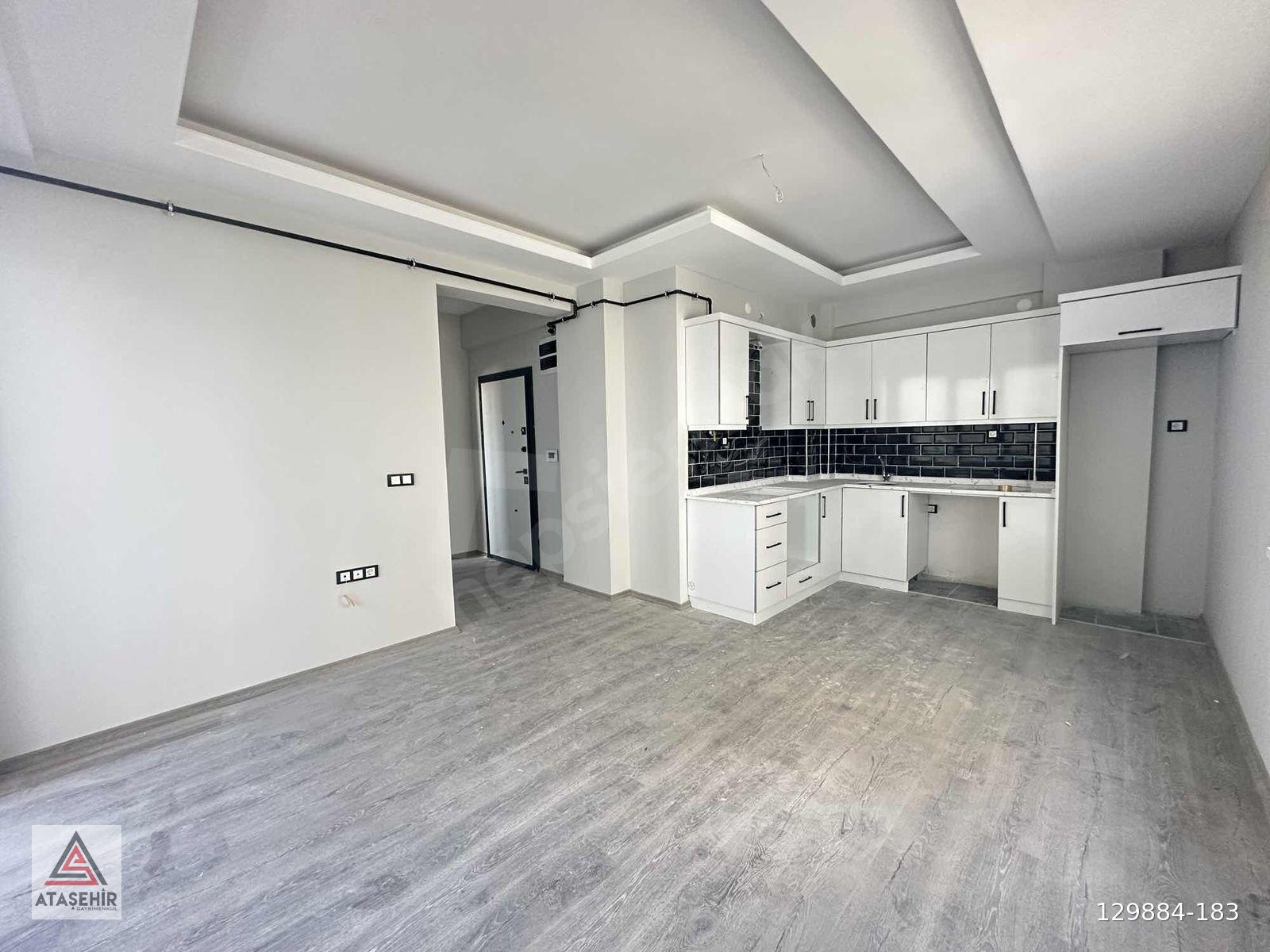 ATAŞEHİR'DEN TOPLU KONUT BULVARINA YAKIN EŞYASIZ 1+1 DAİRE