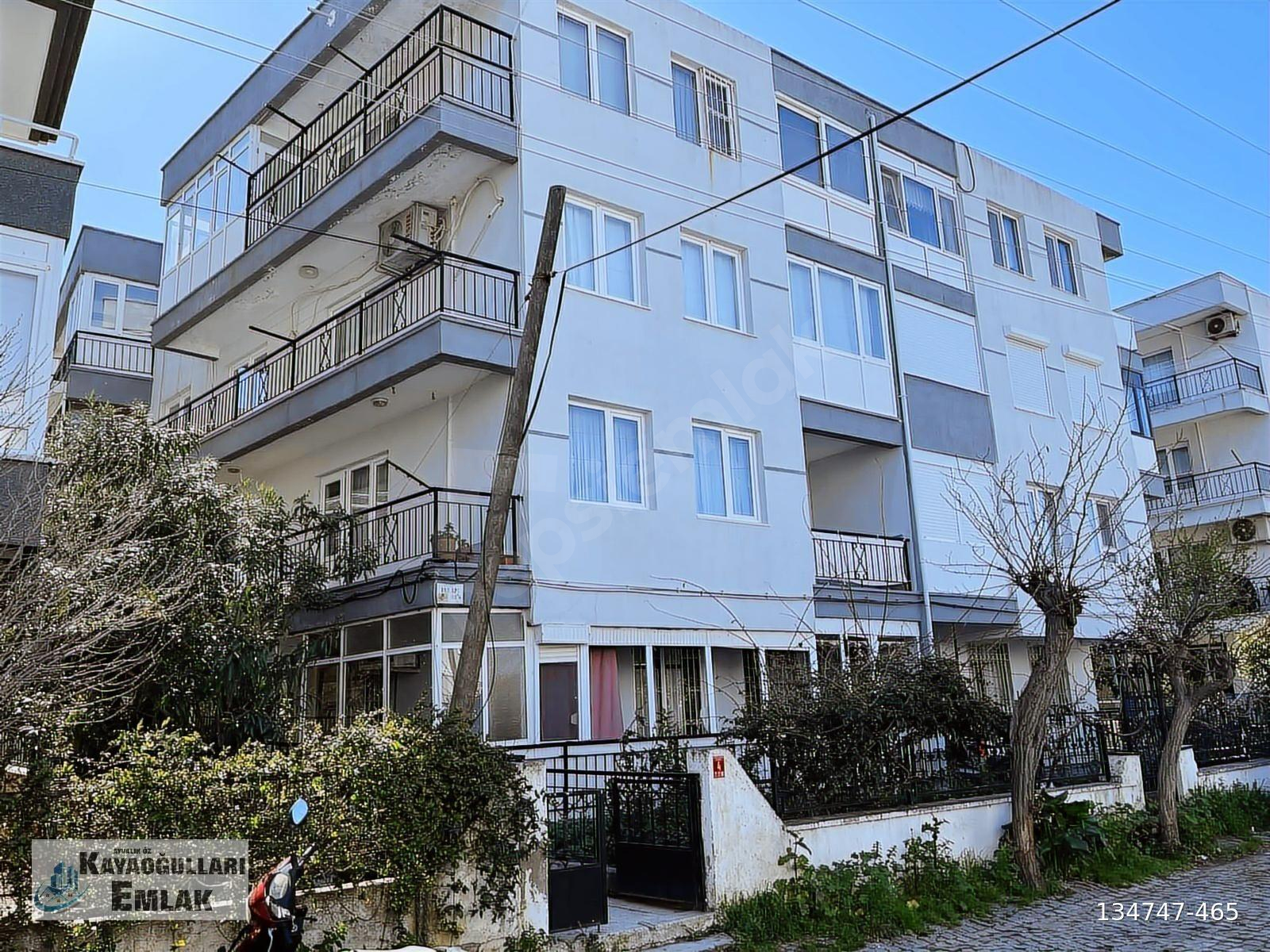 Ayvalık Özkayaoğulları Emlak'tan Denize 100 m satılık daire