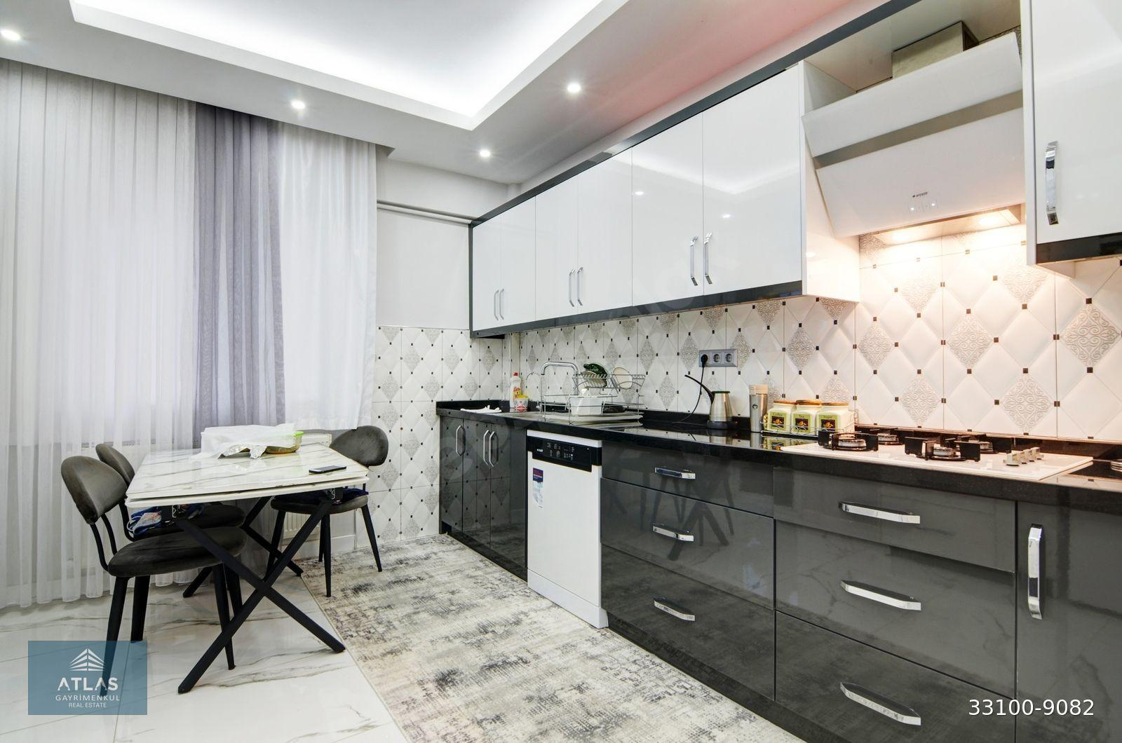 ÇAĞLAYAN'DA KAPALI PAZAR YAKINI DOĞALGAZLI MASRAFSIZ 3+1 DAİRE