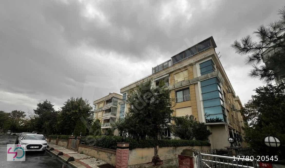 ŞEBNEM ÖZGÜLDEN BASINKÖYDE DENİZ VE GÖL MANZARALI 4+1 240 metre²