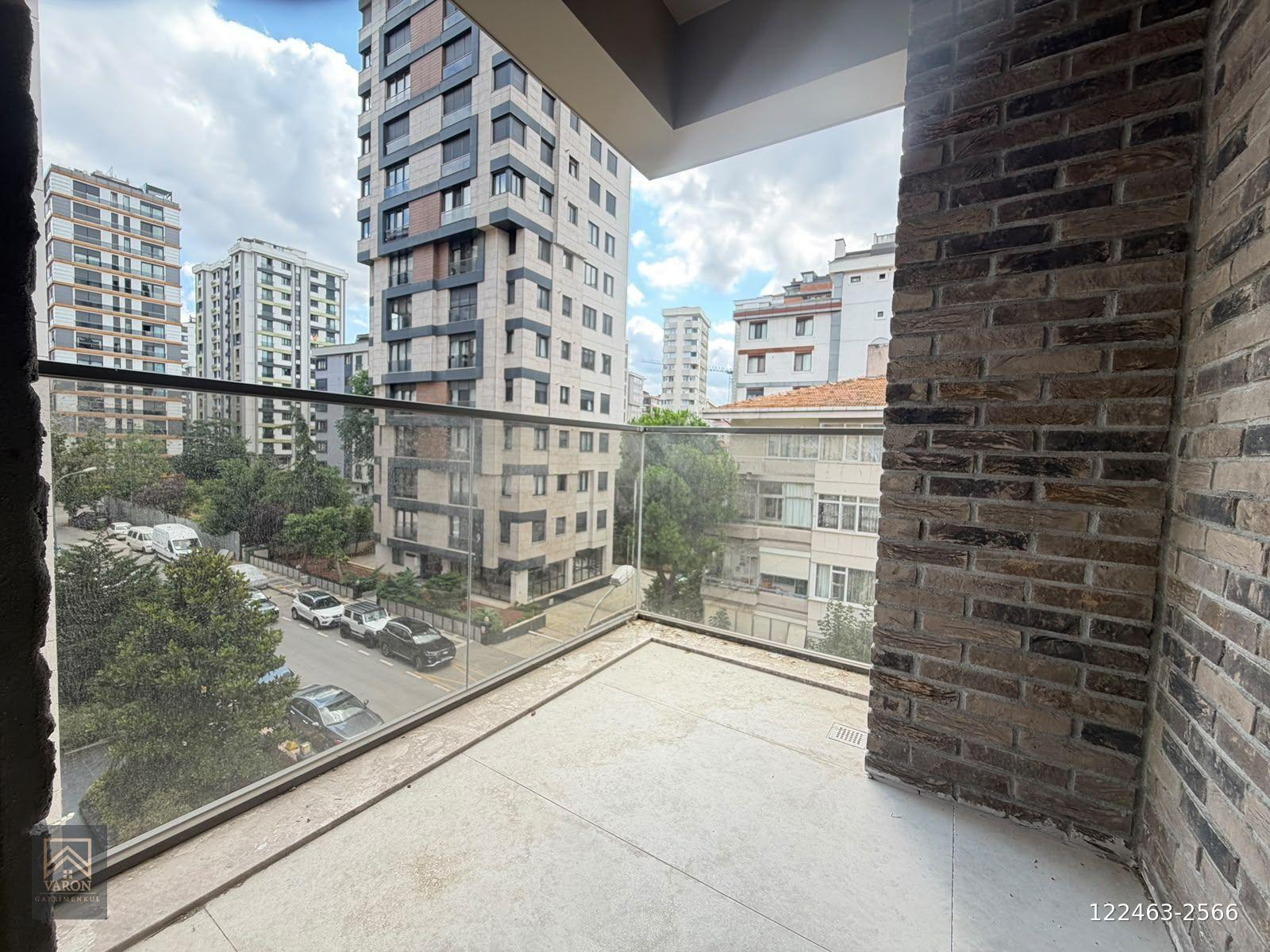SUADİYE VARONDAN CADDEYE 5DK 2+1 115M2 BALKONLU SIFIR TEK YETKİL