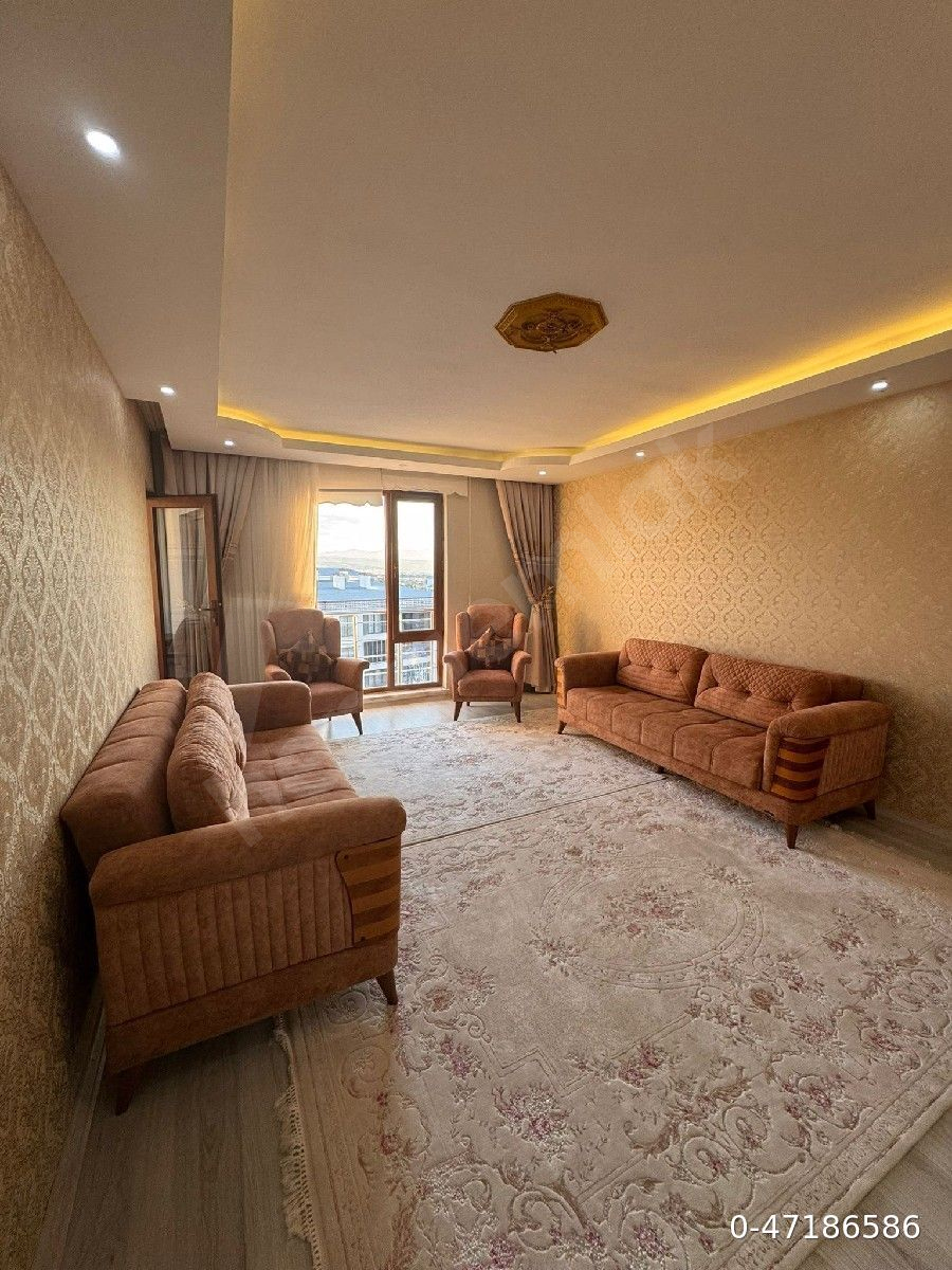 İKİ NİSAN CADDESİNDE 6+1 LÜKS DUBLEKS DAİRE