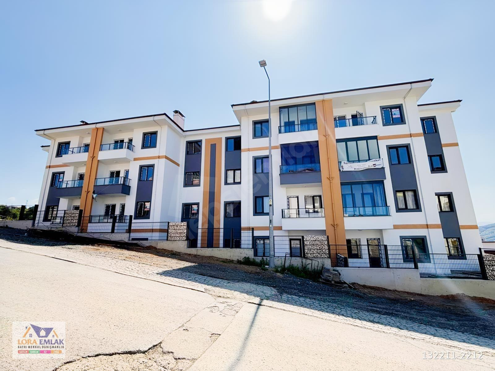 SARIKORKMAZ'DA DOĞA MANZARALI ÖNÜ AÇIK SATILIK ARAKAT 3+1 DAİRE