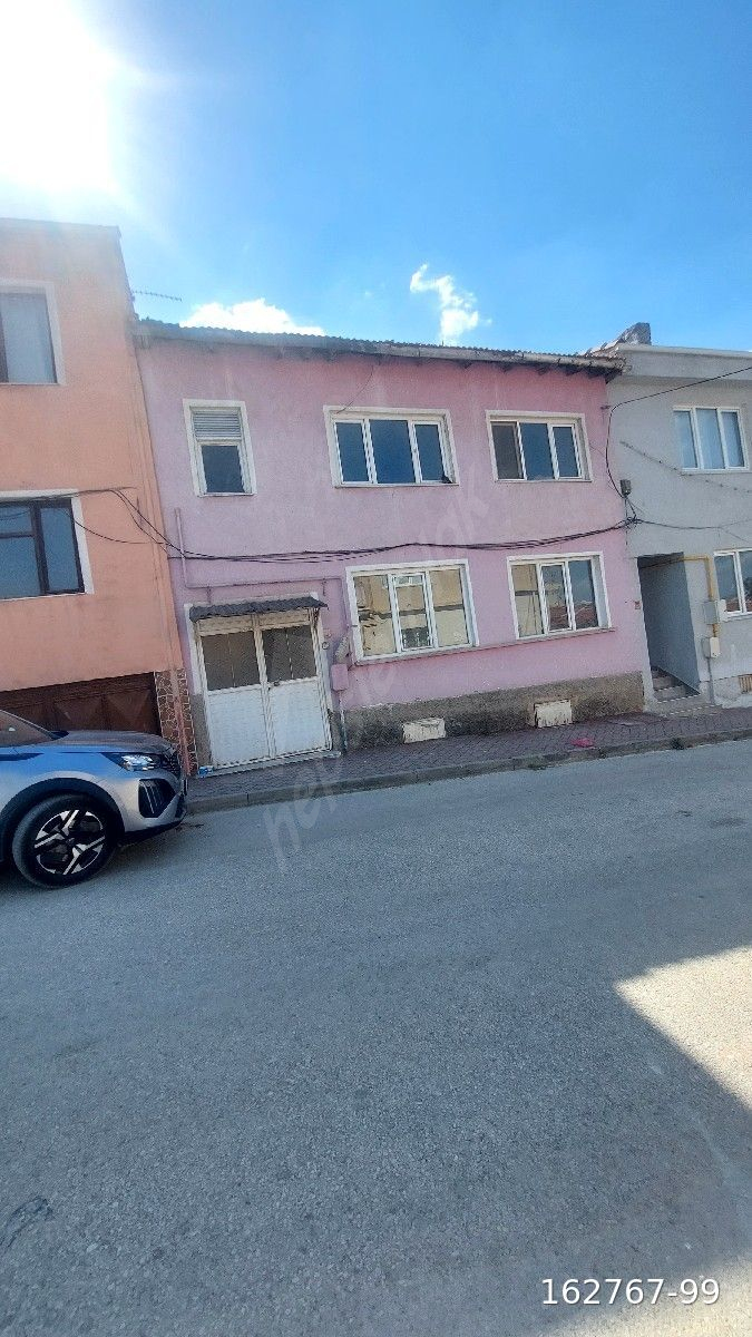 erenköy mah sevinç caddesi yanı satılık 2 katlı müstakil bina