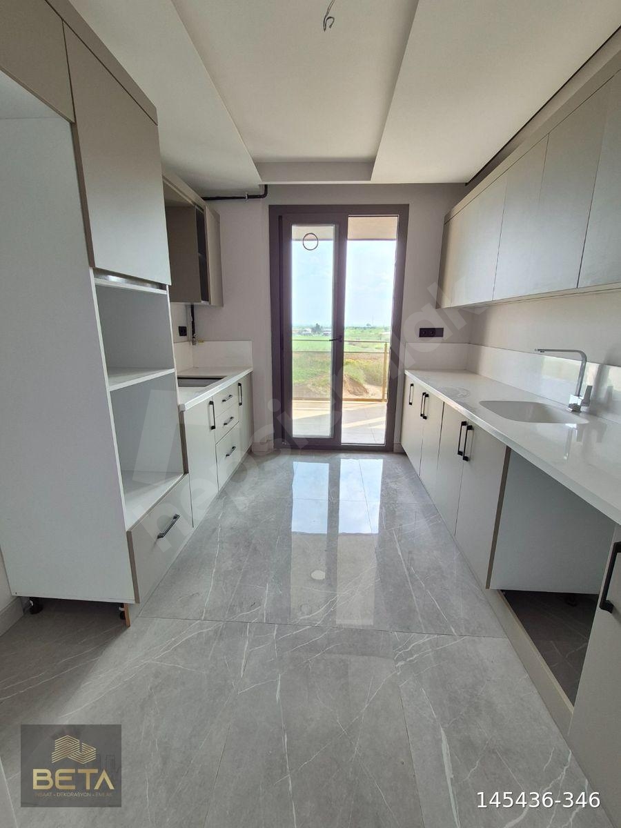 KABASAKALDA 3+1 YATAY MİMARİLİ K.MUTFAK SİTE İÇİ SIFIR DAİRE