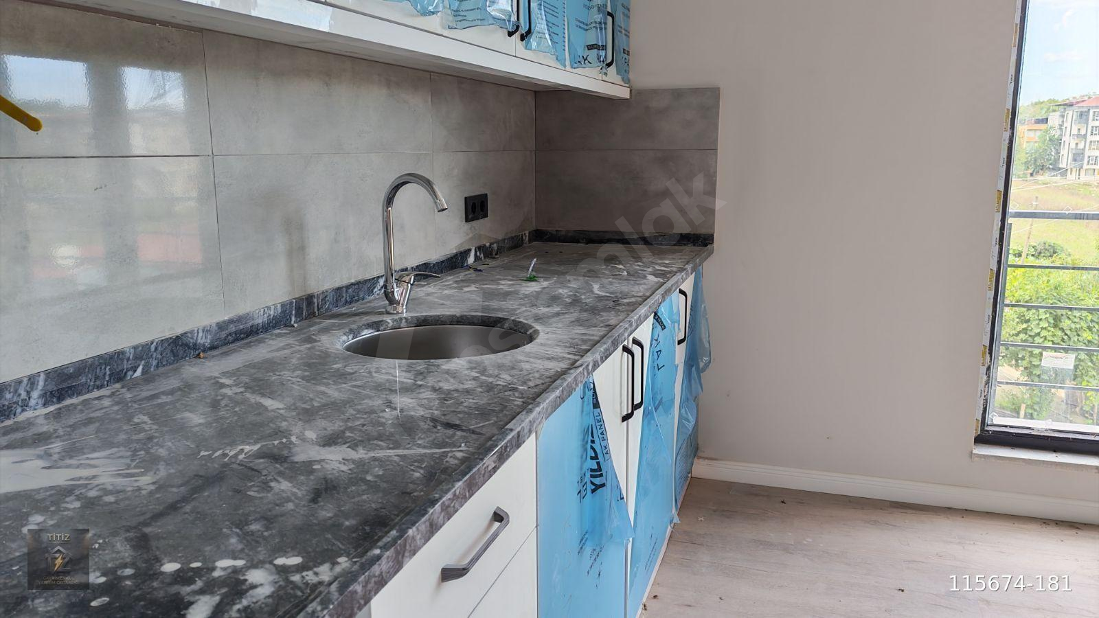 ATAKUM ÇAKIRLARDA ANAYOLA 400M |GENİŞ,SIFIR 1+1 SATILIK DAİRE