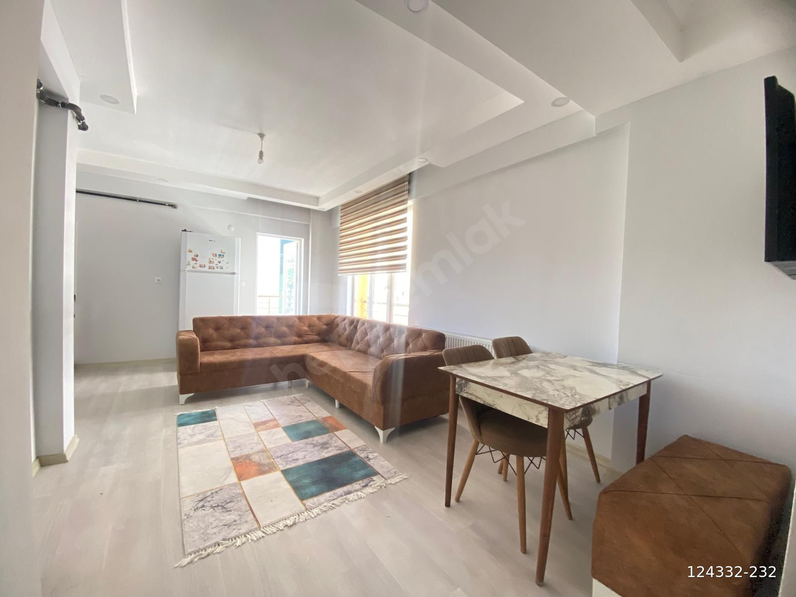 UZMANDAN TRAMVAYA VE DENİZE YÜRÜME MESAFESİNDE EŞYALI 1+1 DAİRE