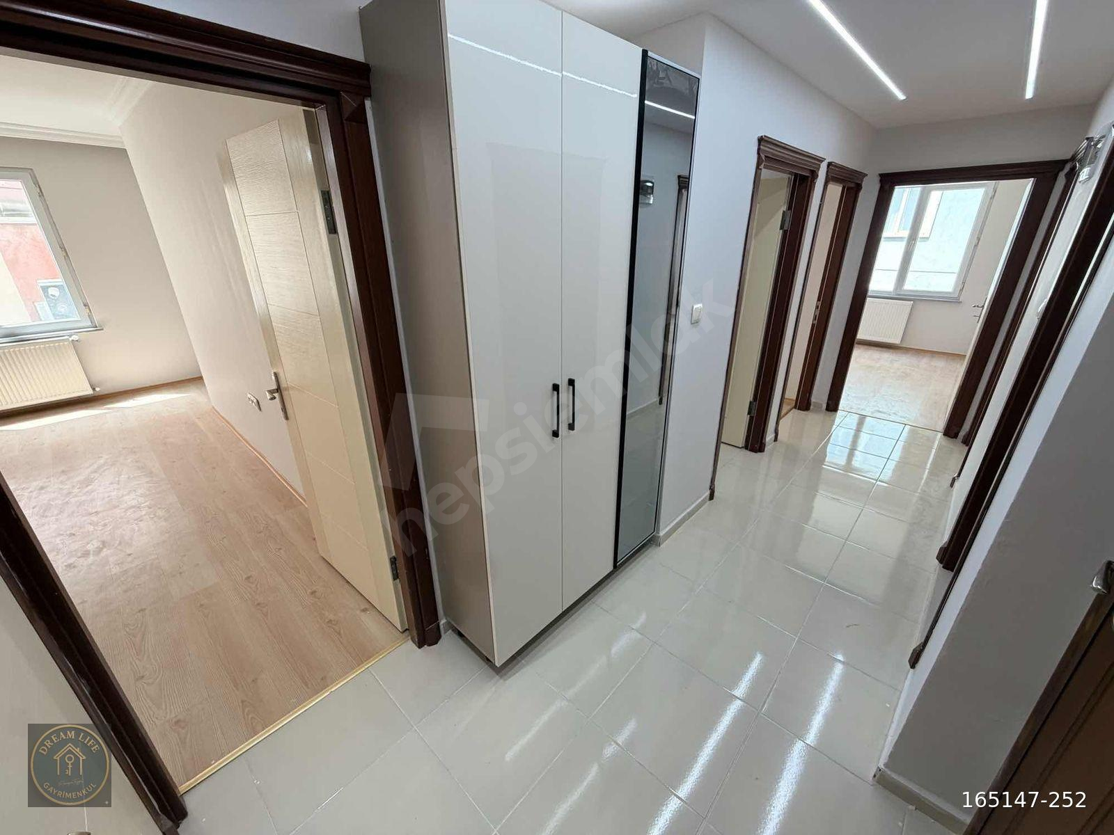 DREAM LİFE'DAN MUHİTTİN'DE 12 YILLIK AÇIK OTOPRK LÜX 3+1 FIRSATI