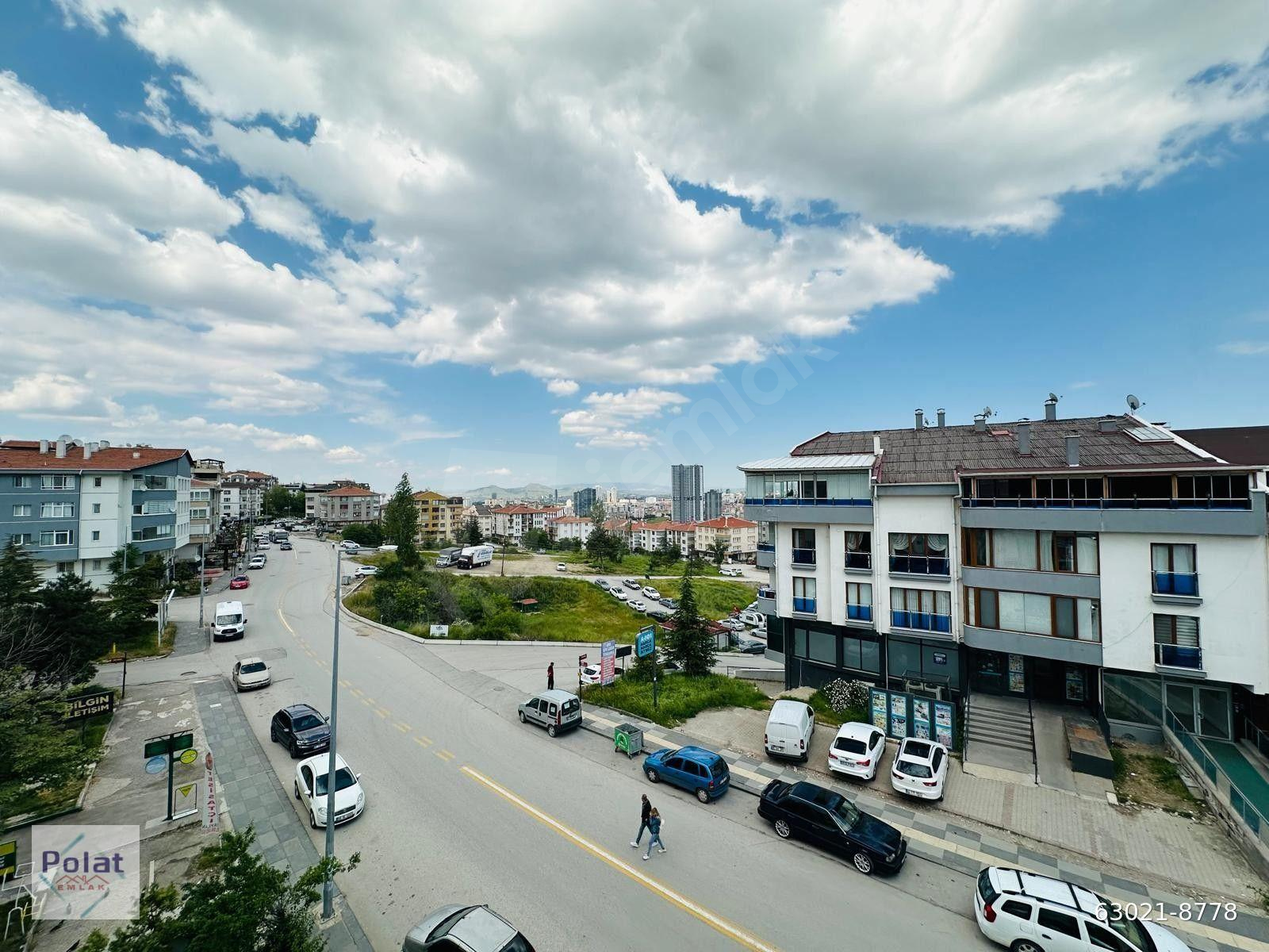 POLAT'TAN İLKER CADDE ÜZERİ 3+1 ARA KATTA ÖN CEPHE ÖNÜ AÇIK BOŞ
