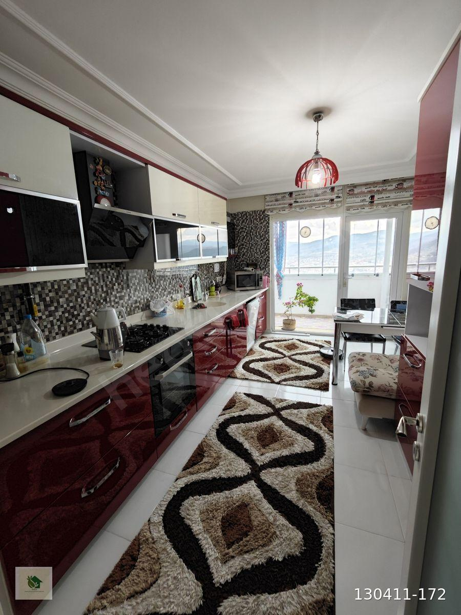 TOPÇAM KULE EVLERİNDE SATILIK ARAKAT 4+1 DAİRE
