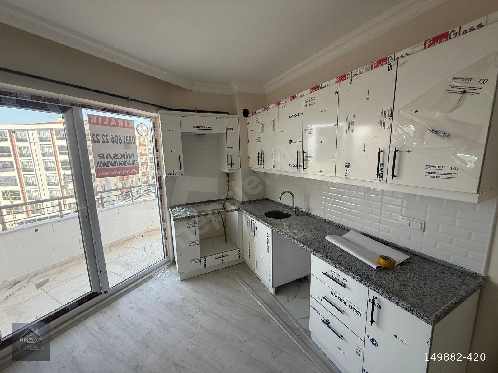 NİKSAR EMLAK'TAN 2+1 SIFIR KİRALIK DAİRE(YENI HASTANE BOLGESINDE)