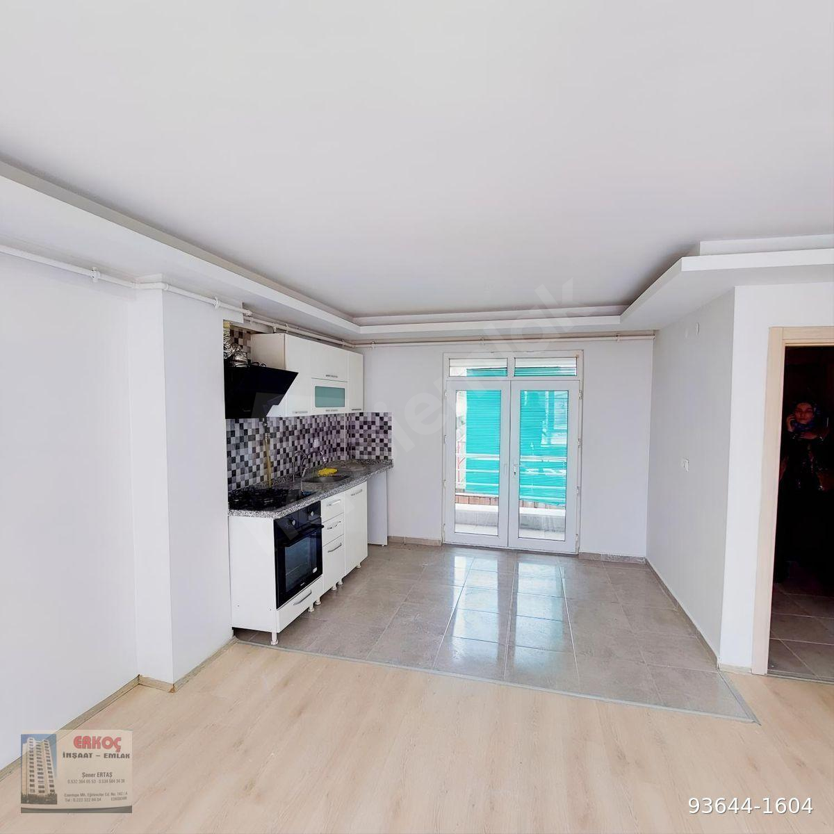 ERKOÇ GAYRİMENKUL'DEN ÇAMLICA MH. 2+1 ARA KAT DUBLEKS DAİRE