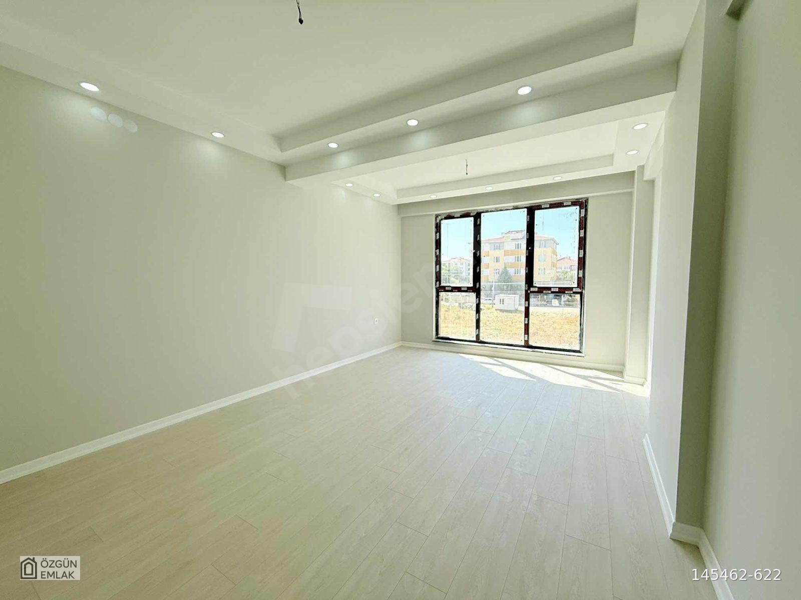 ÖZGÜN'DEN EMEK MAHALESİ VADİŞEHİR SINIRI 2+1 DAİRE
