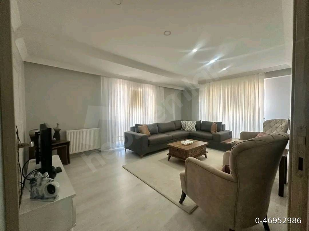 “Kristal Konakları Sitesi | Net 135 m² 3+1 | Ara Kat | Havuz | Kapalı Otopark”