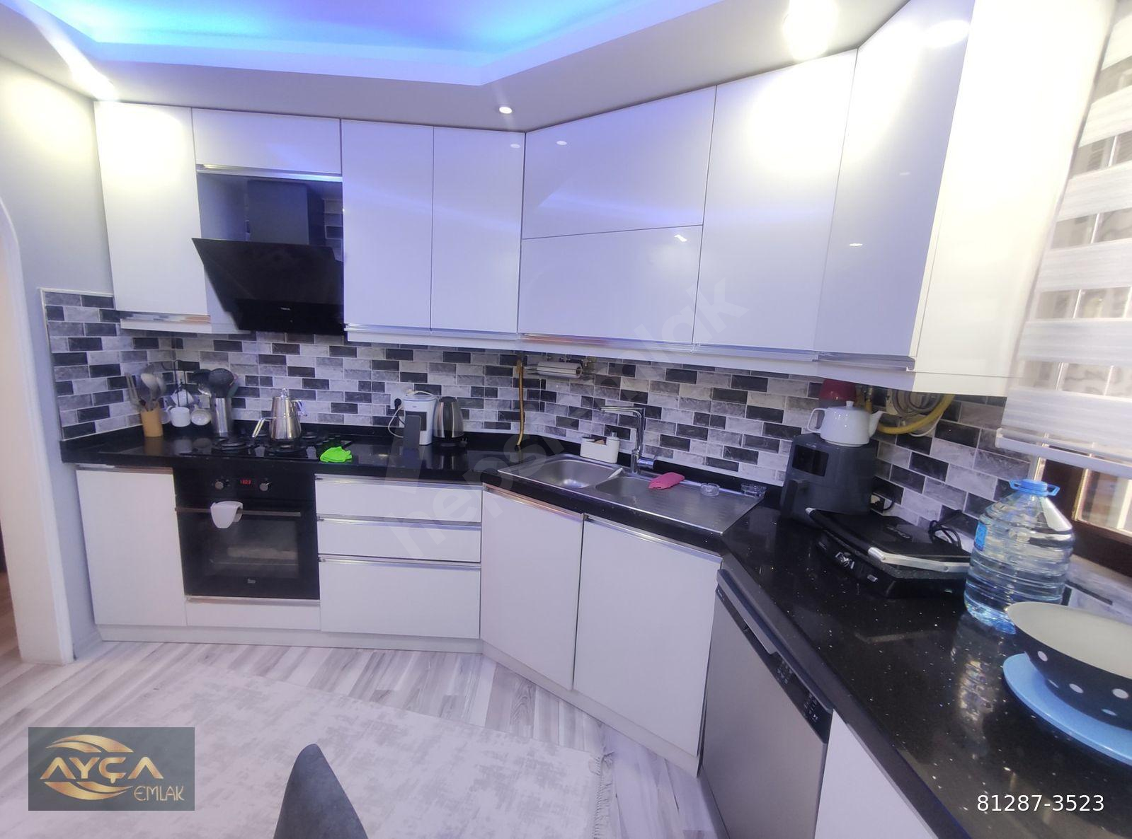 OKULLAR BÖLGESİNDE AYÇADAN SATILIK BAKIMLI MASRAFSIZ 3+1 ARAKAT DAİRE