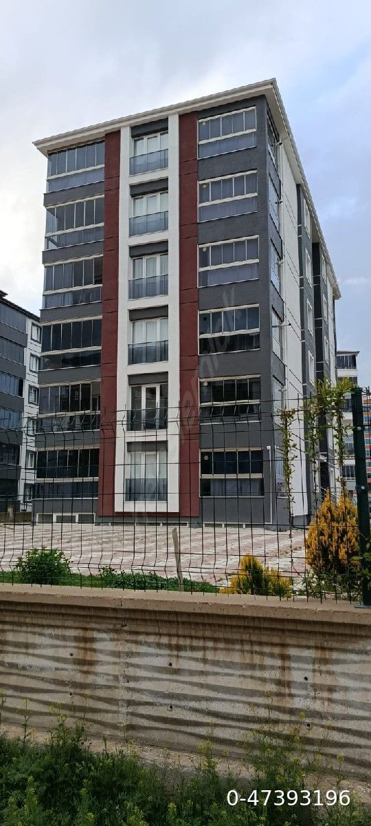 SAHİBİNDEN DOĞU.GÜNEY . BATI. 3 CEPHE ARA KAT 3 +1 DAİRE