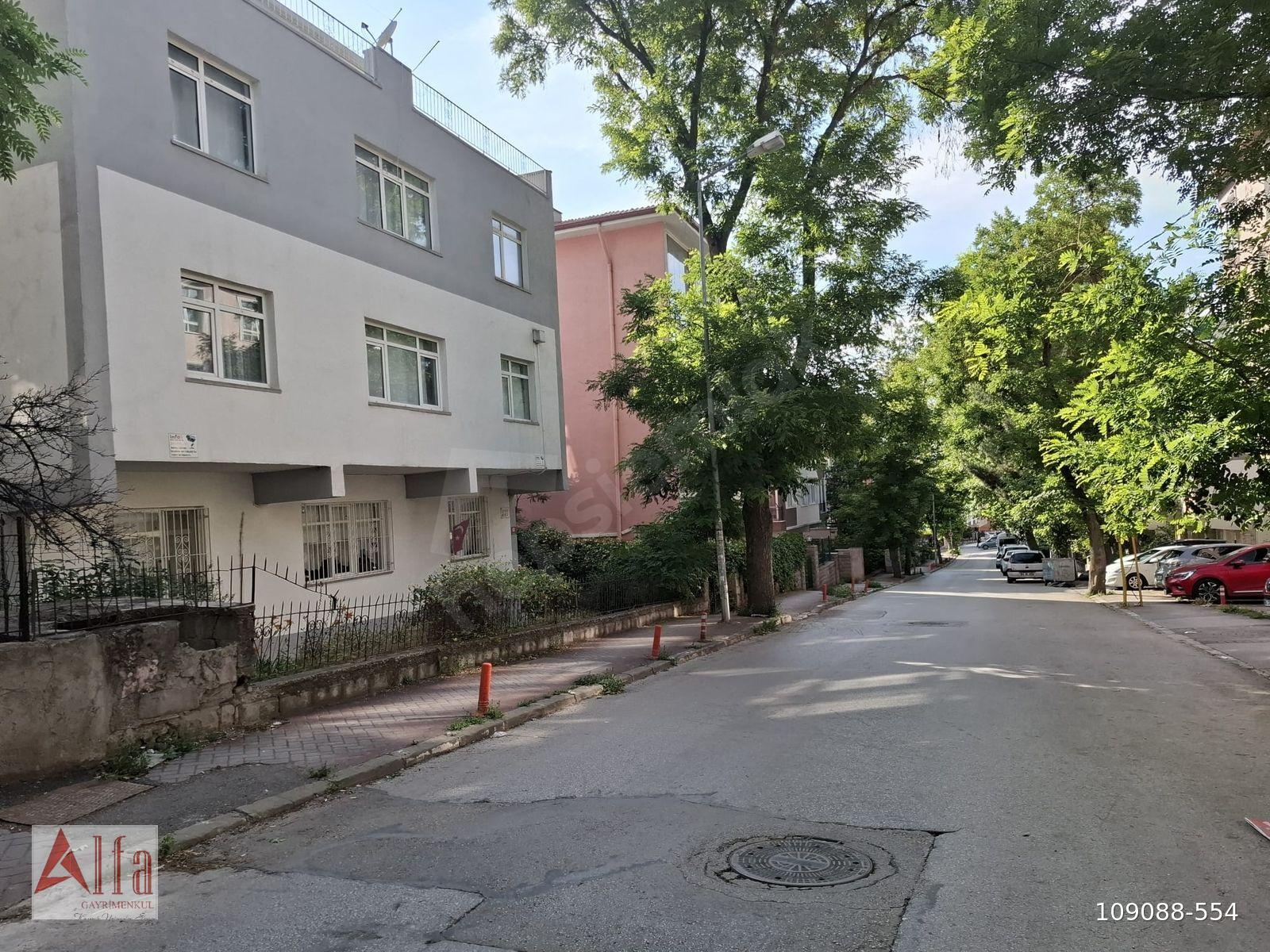 Çankaya Küçük Esat Başçavuşta Temiz Bakımlı Kombili Daire