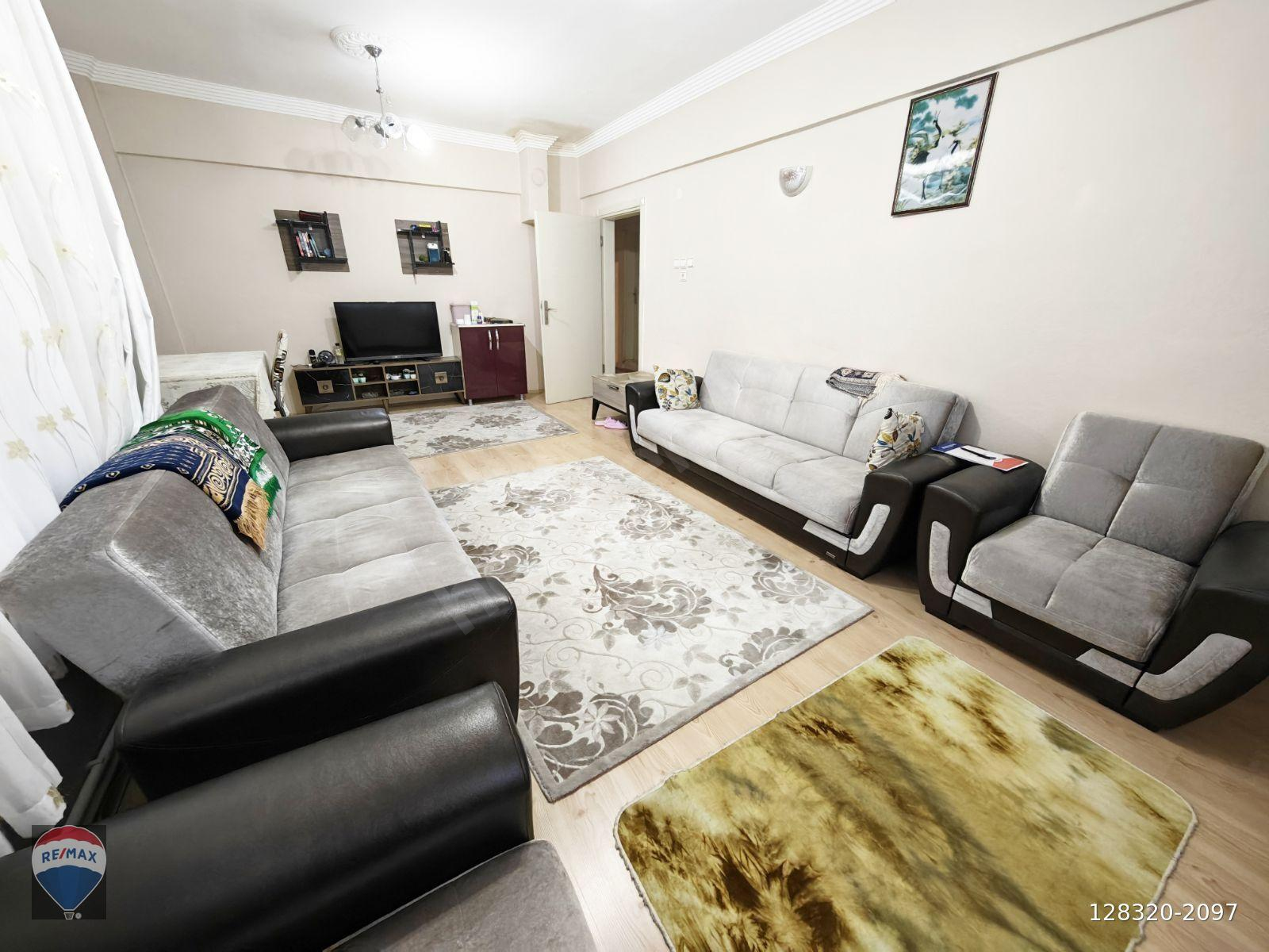 KARASU PLAJ CADDESİNDE ARAKAT 3+1 FIRSAT FİYATLİ DAİRE