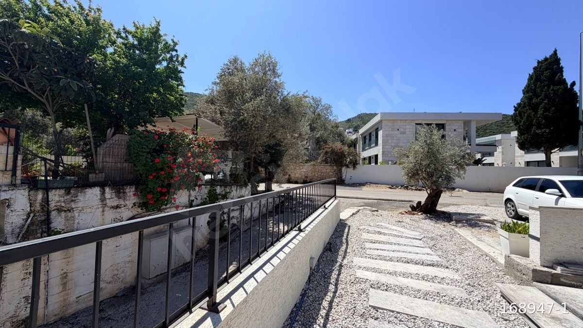 Bodrum Torbada Denize yürüme mesafesinde 1+1 sıfır Daire