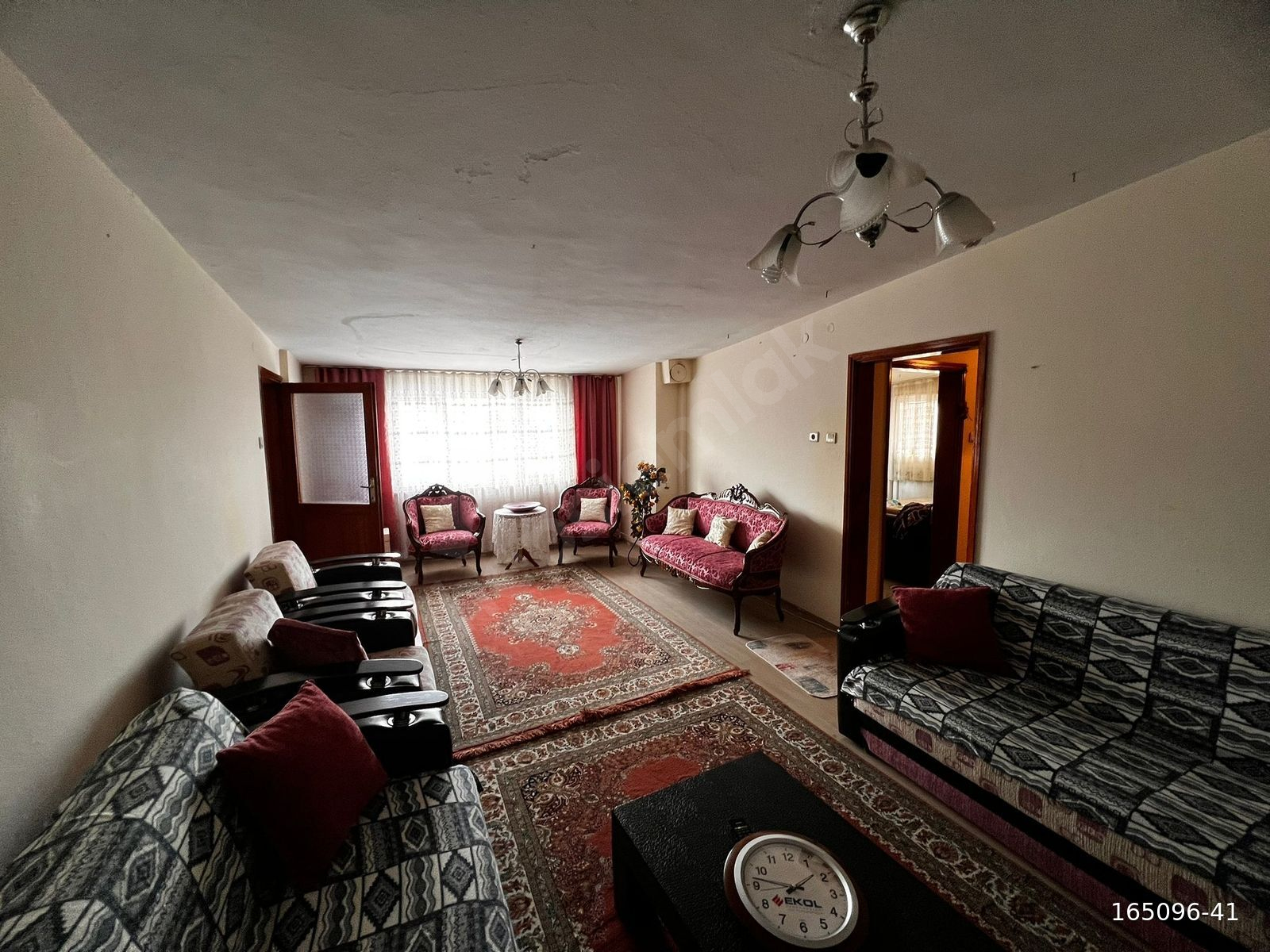 BALIKESİR MANYAS ÇARŞI MAHALLESİNDE SATILIK 3+1 DAİRE