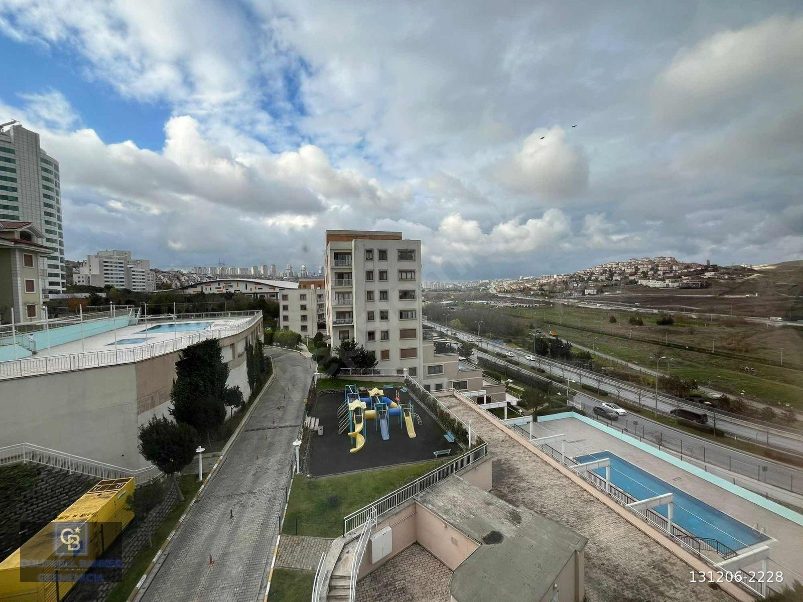 SPRADON TERAS EVLER'DE GENİŞ, FERAH 4+1 SATILIK DAİRE