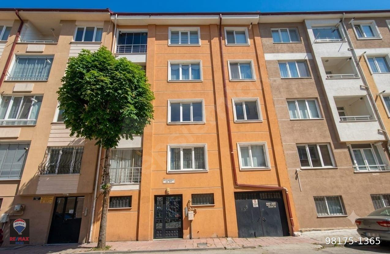 Eskişehir Fatih Mahallesi'nde ara kat 3+1 asansörlü kiralık daire