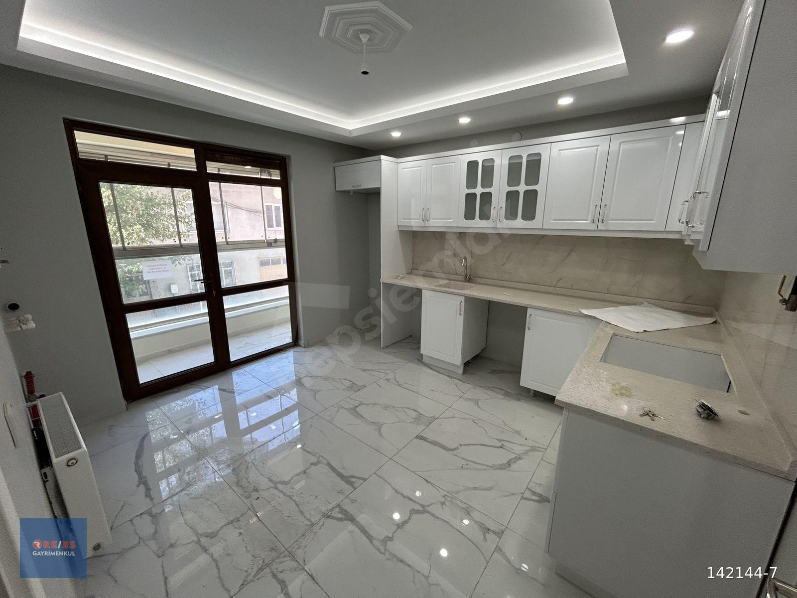 RE/ES’DEN KAFKAS CADDESİ YAKINI SIFIR AYARIN’DA 3+1 FIRSAT DAİRE