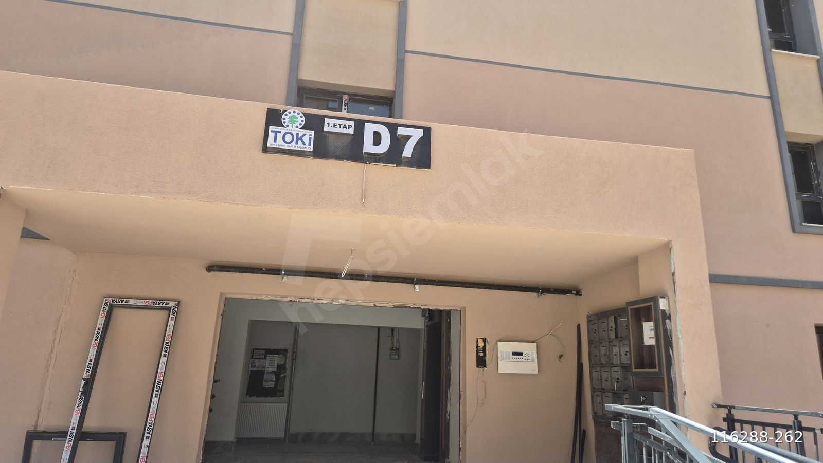 ATIŞ ALANI TOKİLERDE EŞYALI 3+1 KAT 2 DAİRE KİRALIKTIR.