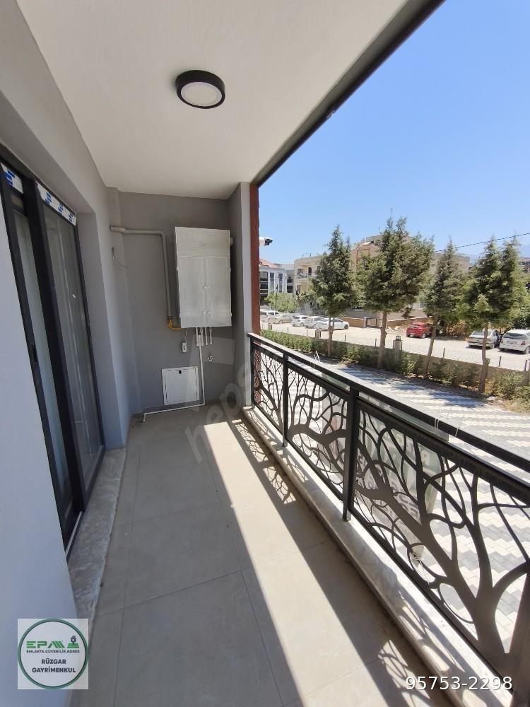 Manisa Muradiye 1+1 Havuzlu Site içi Ara Kat Sıfır Eşyalı