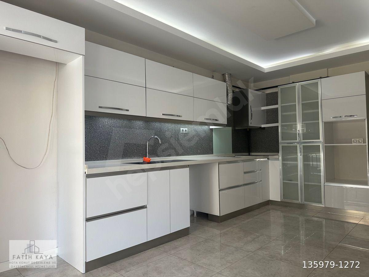 Rota Gayrimenkul’den Şemikler’de Site içerisinde 3+1 Kiralık Daire