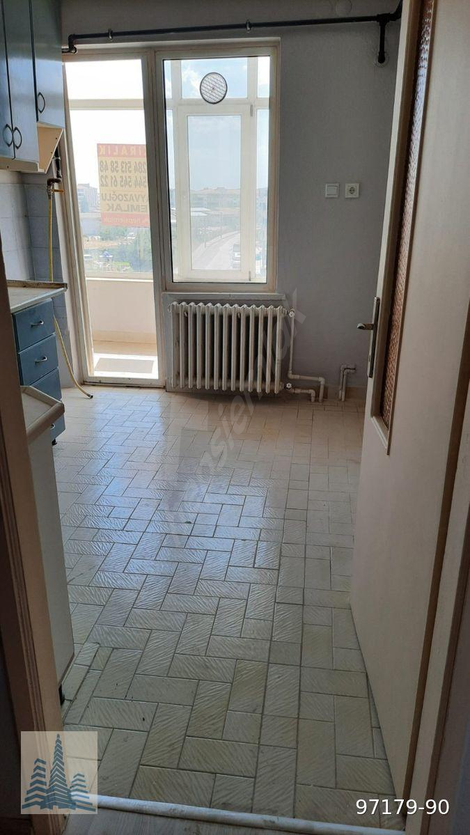 ÇEVREYOLU DOKUZ KATLILAR'DA KİRALIK DAİRE..