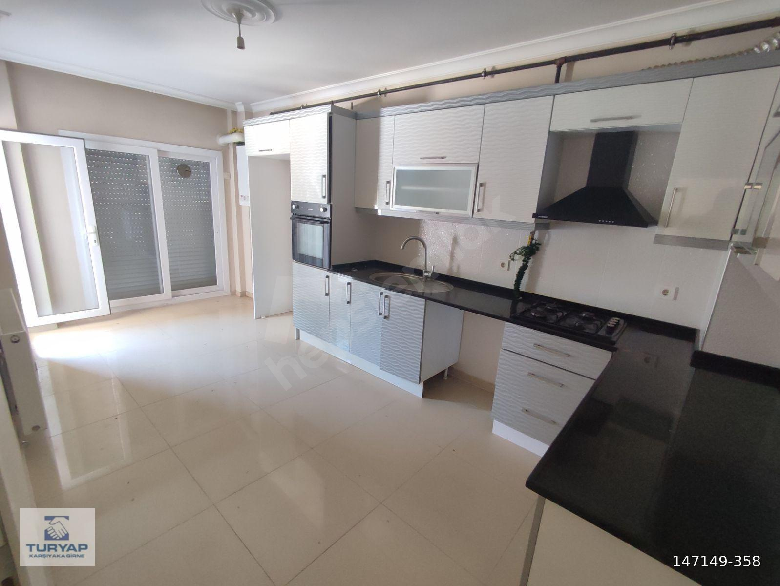 Yeni Girne, Soğukkuyu Mahallesi Geniş ve Ferah Satılık 3+1 Daire