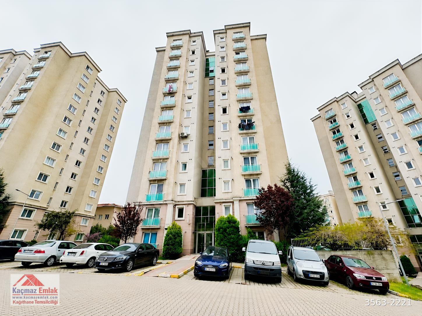 HADIMKÖY ÖMERLİ KİPTAŞ GİRİŞTEKİ B BLOKTA 2+1 SATILIK BOŞ DAİRE