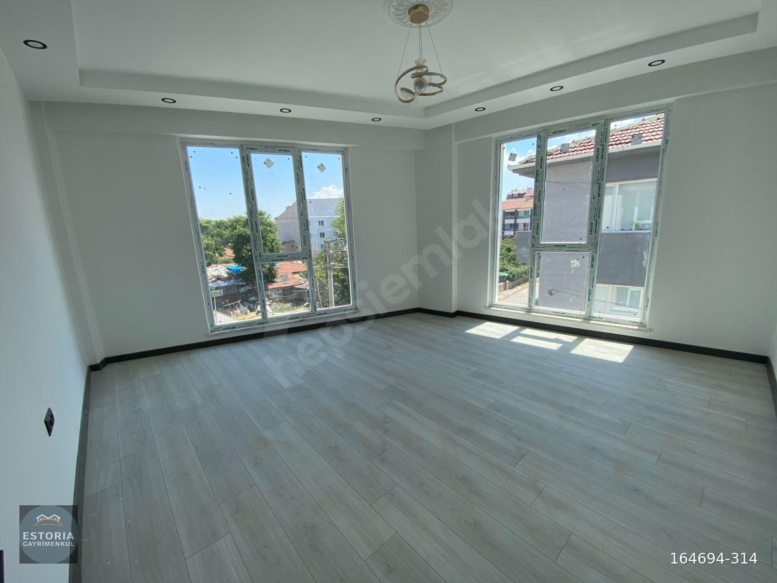 ESTORIA'DAN ŞARHÖYÜK MH BÜYÜK PARK YAKINI KULLANIŞLI 2+1 DAİRE