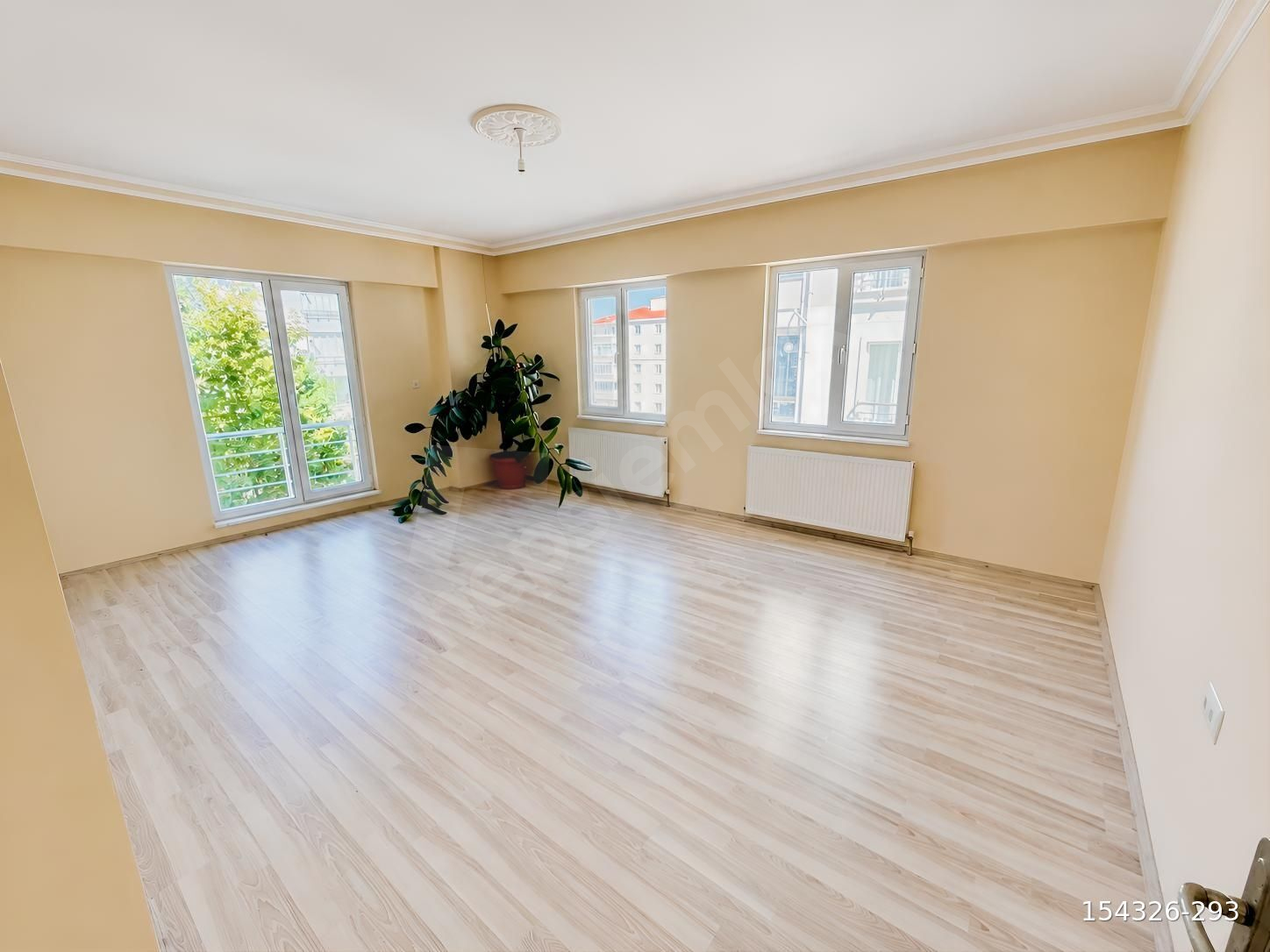 YILDIZTEPE'DE 3.KAT ASANSÖRLÜ 3+1 130 m2 ISI YALITIMLI YOL CEPHE