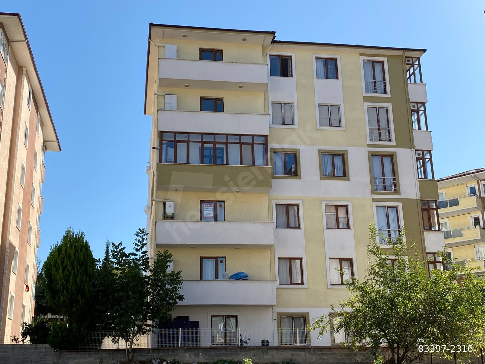 TOPSAKAL EMLAKTAN KARABÜK 5000 EVLERDE SATILIK EŞYALI 1+1 DAİRE