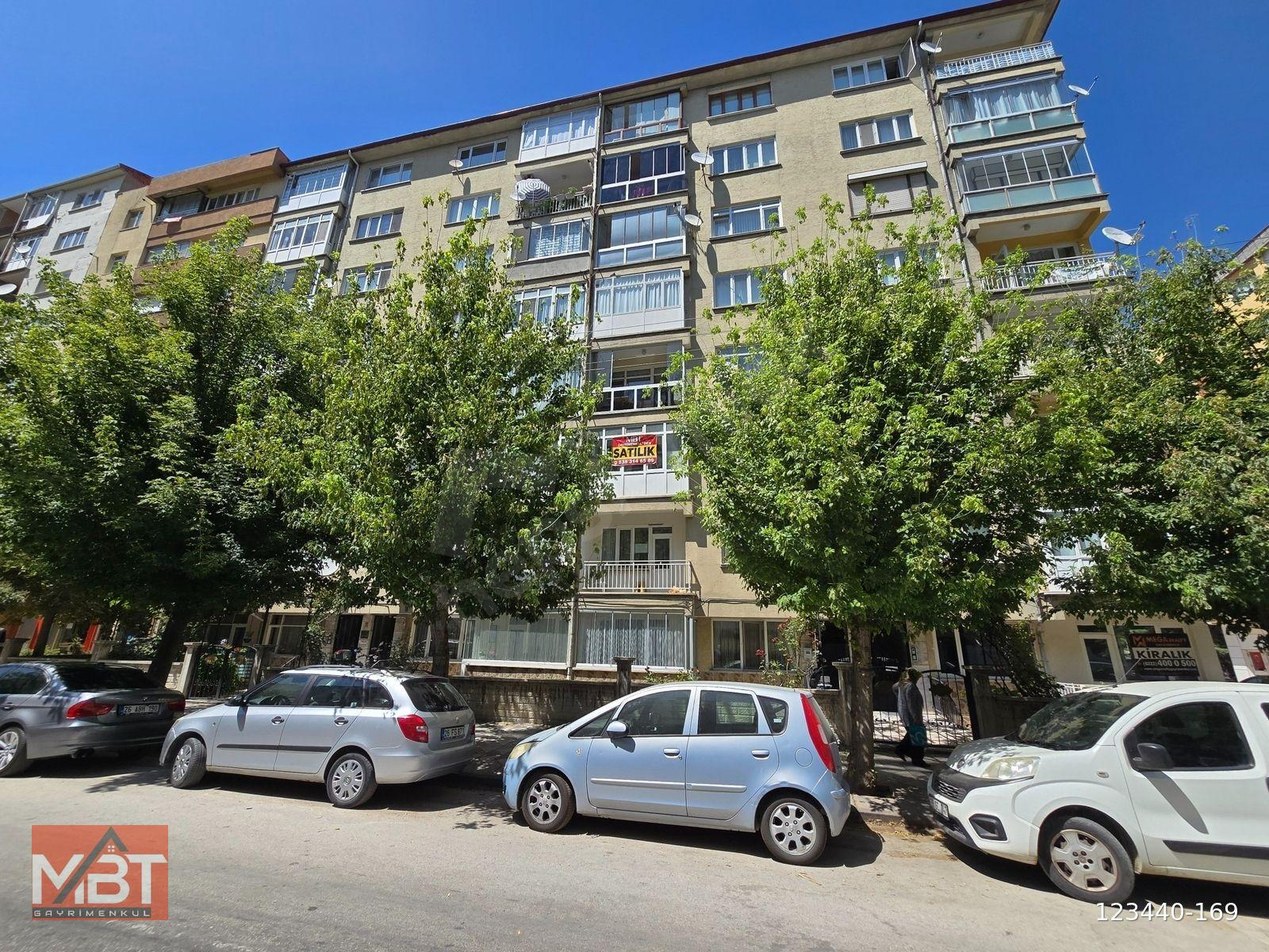 MBT'DEN KURTULUŞ MH'DE ZİYAPAŞA CD'DE SATILIK ARAKAT 2+1 DAİRE